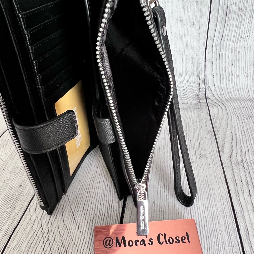 Michael Kors Wallet - Picture 8 of 10